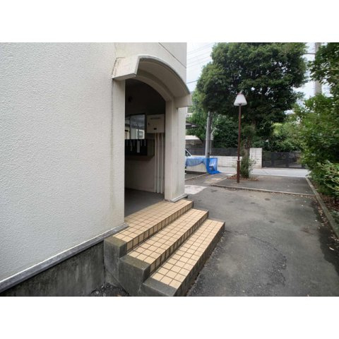 丸新ハイツのエントランス|落ち着いたエントランスです
