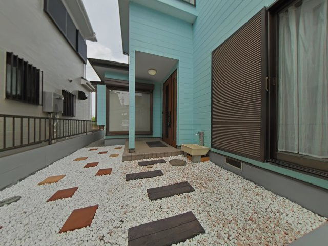 鴻巣市戸建のエントランス|落ち着いたエントランスです