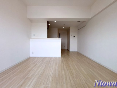【居間・リビング】 | グランメゾン黒川 | こちらの居間で趣味の時間をお楽しみください