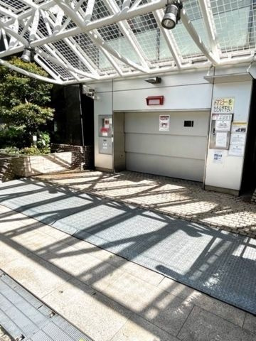 レジディアタワー麻布十番の駐車場