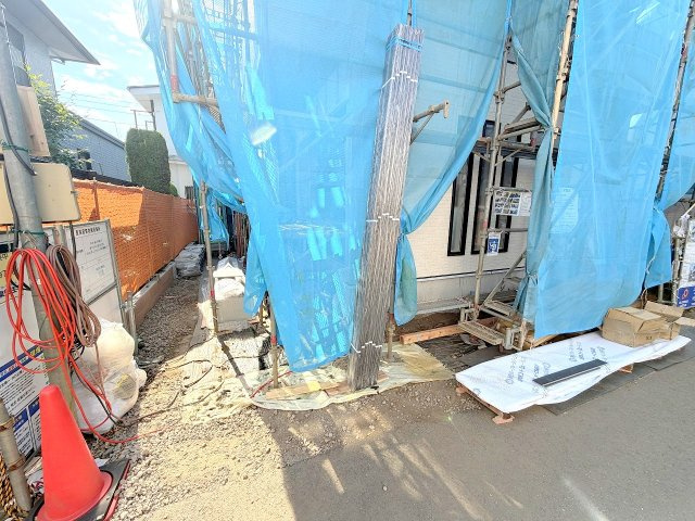 あきる野市雨間全１棟 新築戸建の駐車場