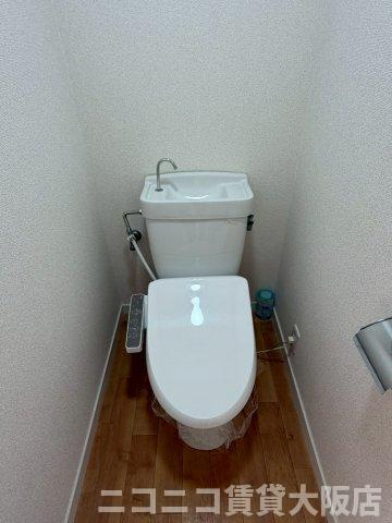 尼崎市武庫之荘８丁目の賃貸マンションのトイレ