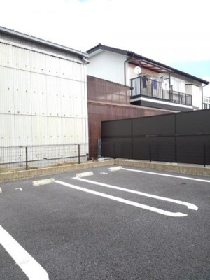【駐車場】 | グランドソレーユ | 駐車スペースもあります