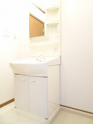 【洗面所】 | ランポーベル | スペースが確保できる洗面所です