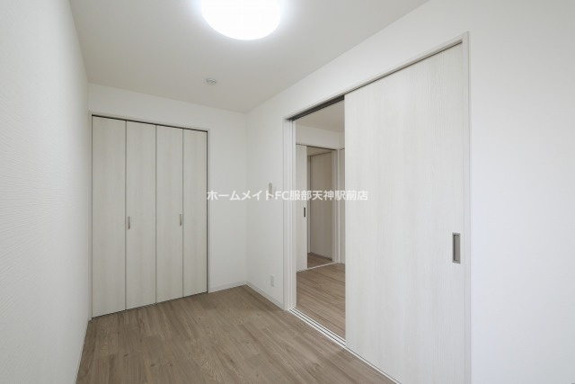 EIJU TSUKAMOTO　仲介手数料無料の洋室