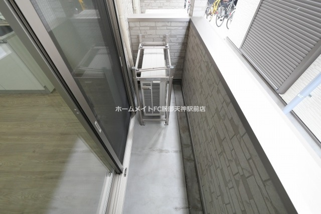 EIJU TSUKAMOTO　仲介手数料無料のバルコニー