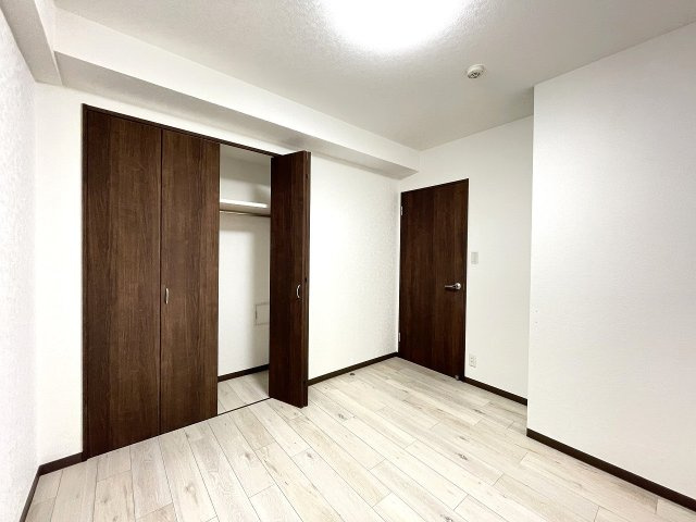 フローレンス井口台ビューステージの洋室|約５．４帖のサービスルームですが、お部屋としての使用は可能です
。