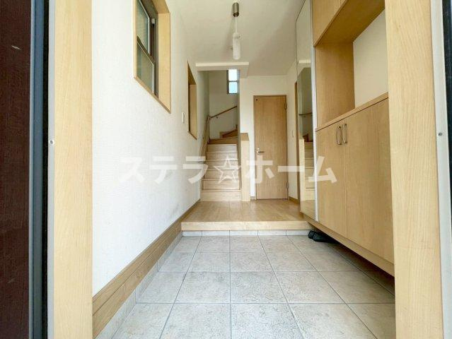 熊野町4 中古戸建の玄関|ゆったりとした玄関です