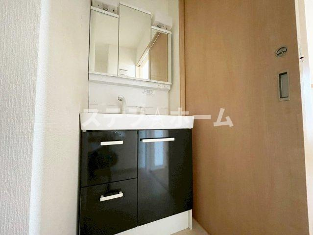 熊野町4 中古戸建の独立洗面台|使いやすい独立洗面台です