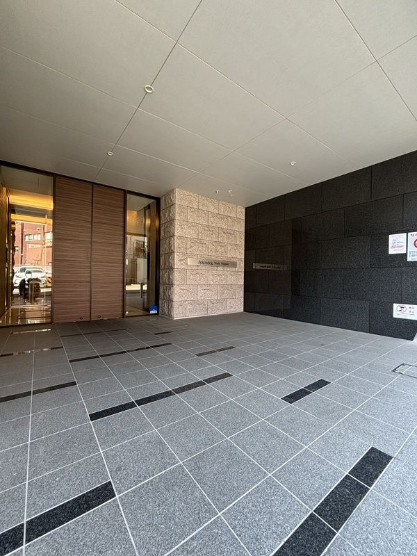 スプランディッド西日暮里のエントランス