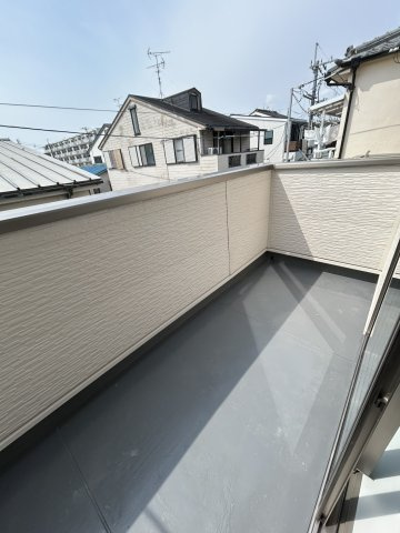 【バルコニー】 | 【弊社売主物件】黒原橘町 リノベ戸建 | 物件購入の段取りを知りたいお客様には、「ご検討からご契約までの一連の流れ」をご説明させて頂きます。初めて物件購入を検討された方は、ぜひご参考になさって下さい。