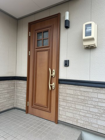 テラスハウス飯村南の玄関