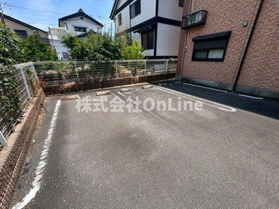 【駐車場】 | エミーユⅡ