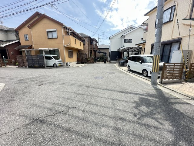 【前面道路含む現地写真】 | 和泉市和気町3丁目戸建 | 前面道路