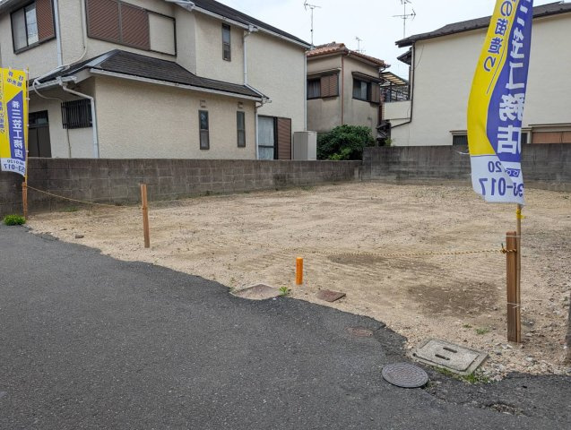 サン・タウン津の辺町の前面道路含む現地写真|当該物件