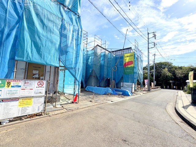 あきる野市雨間全３棟　新築分譲の前面道路含む現地写真