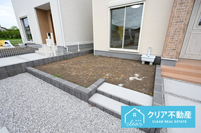 【庭】 | 伊勢崎市東小保方町第2　リーブルガーデン | 広々としたお庭でバーベキューやガーデニングも楽しめます♪