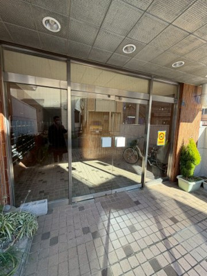 【エントランス】 | ブルーハイツ柏 | 毎日通るエントランスはこのようになっています