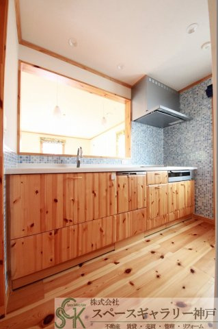舞多聞東１丁目戸建のキッチン