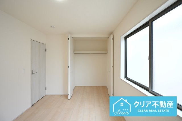 【収納】 | 伊勢崎市東小保方町第2　リーブルガーデン | ワイド収納でお洋服もたっぷりかけられます！