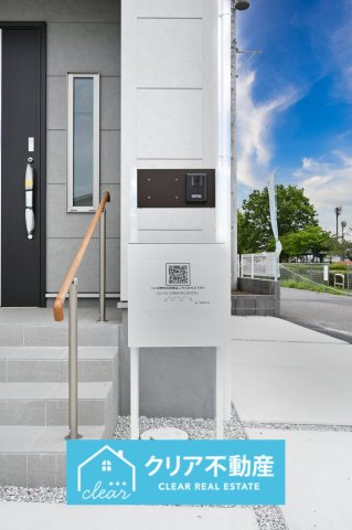 【その他】 | 伊勢崎市東小保方町第2　リーブルガーデン | インターホンとポストが一体になった門柱