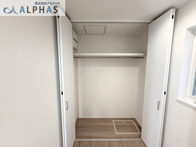 【内観：施工例】 | 加古郡播磨町北野添一丁目　新築戸建 | ■お洒落なカウンターキッチンには食器洗浄乾燥機付きで家事の負担が軽くなります♪※同社施工例