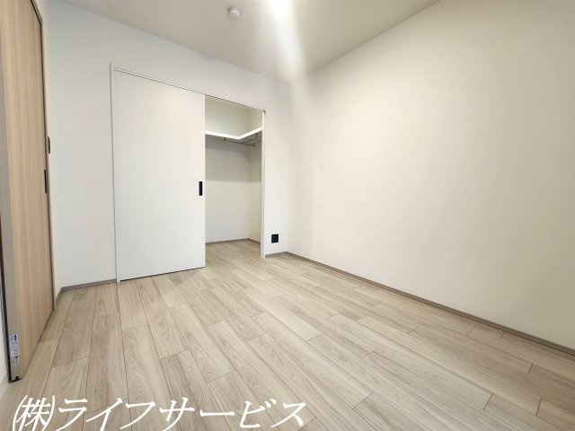 【洋室】 | ソシエ北大阪 | 玄関側洋室6.0帖／ウォークインクローゼット＆可動棚あり！