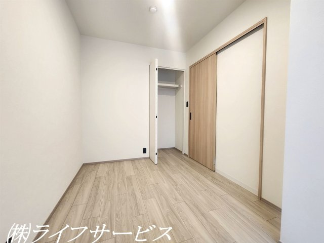 【洋室】 | ソシエ北大阪 | 玄関側洋室4.8帖／クローゼット有