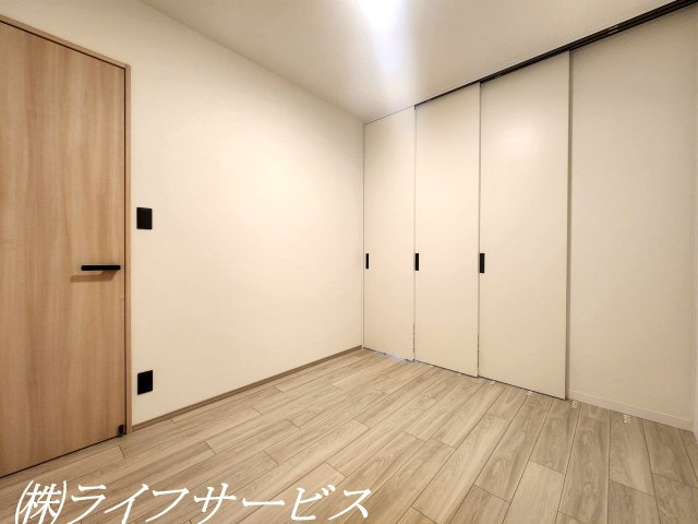 【洋室】 | ソシエ北大阪 | リビングルーム側洋室4.6帖／クローゼットあり