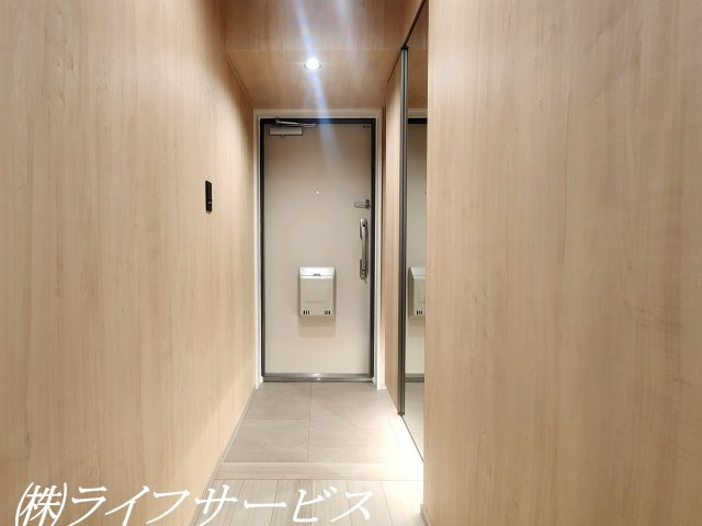 【玄関】 | ソシエ北大阪 | 玄関／ミラー付のシューズボックス新設