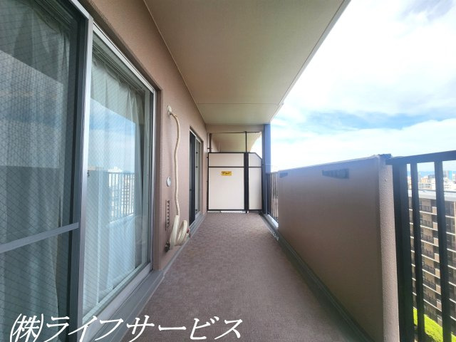 【バルコニー】 | ソシエ北大阪 | 南向きのバルコニーにつき陽当り良好！