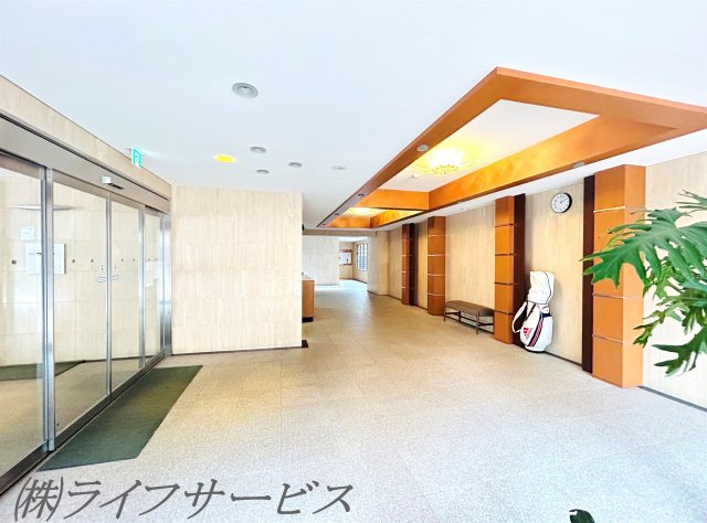 【エントランス】 | ソシエ北大阪 | エントランスホール