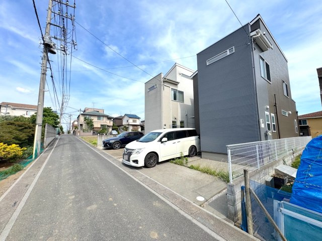 戸建 さいたま市大宮区三橋４丁目の前面道路含む現地写真|外観
