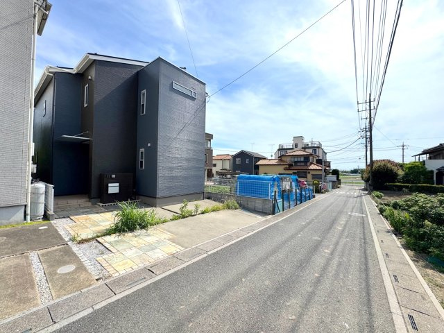 戸建 さいたま市大宮区三橋４丁目の前面道路含む現地写真|外観