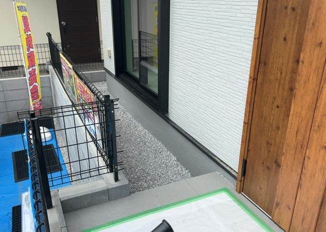 【構造・工法・仕様】 | 木造住宅とは土台、壁、柱など建築物の強度を支える構造体の材に木が使用されている構造を指します。構造体は建物の自重を支えるだけではなく風圧や水圧、積裁荷重などあらゆる衝撃に耐えるための基礎です。
