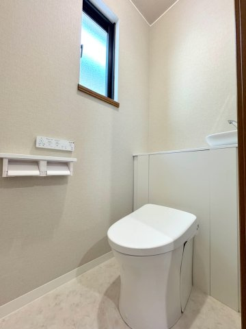 戸建 さいたま市見沼区東大宮１丁目のトイレ|トイレ
2階にもトイレを配置。夜間や朝の混雑時にも便利で安心です。