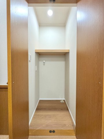 戸建 さいたま市見沼区東大宮１丁目のランドリースペース|ランドリースペース
独立したランドリースペースを確保。洗濯作業がスムーズに行える快適な家事動線です。