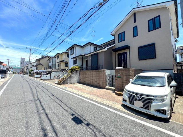 戸建 さいたま市見沼区東大宮１丁目の前面道路含む現地写真|外観
前面道路もゆとりがあり、車の出し入れもスムーズに行えます。
