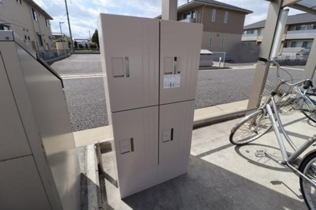 スカイブルー　Ｆのその他共用部分|宅配ボックスです