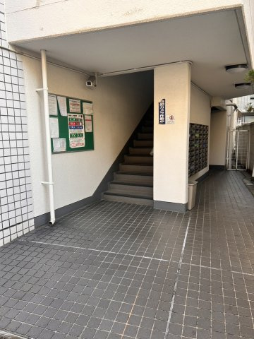 トップ本郷のエントランス