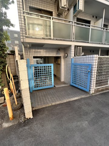 トップ本郷のエントランス