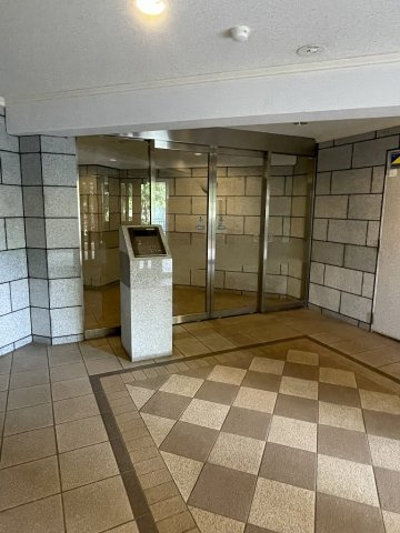 スカイコート文京白山第3のエントランス