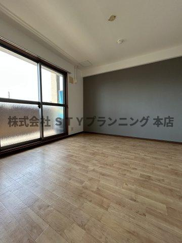 仲介手数料0円！フィオーレレジデンスの居間・リビング
