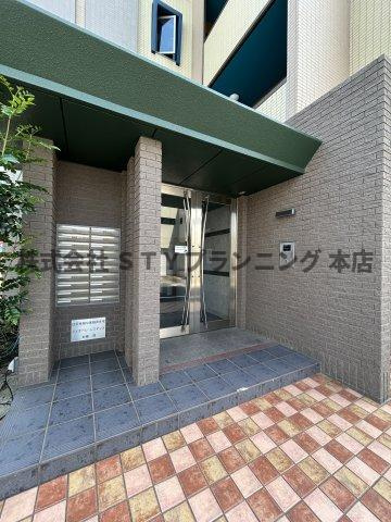 仲介手数料0円！フィオーレレジデンスのエントランス