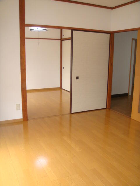 洋室・７．５帖