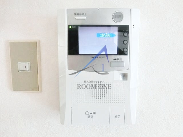 サクラマンションのセキュリティ|モニター付きインターホンです。