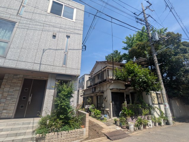 足立区千住５丁目の売地の前面道路含む現地写真