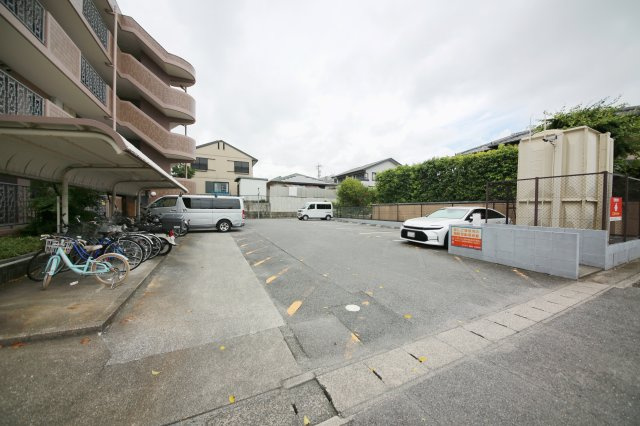 メゾンドＫの駐車場