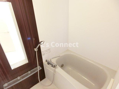 【浴室】 | Ｄ－ｒｏｏｍ中里 | 追焚き機能付きのお風呂。