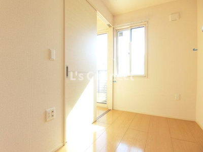 【その他】 | Ｄ－ｒｏｏｍ中里 | ３帖の洋室は寝室として使えます。